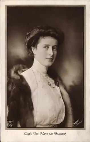 Ak Gräfin Ina von Bassewitz, von Ruppin, Ehefrau von Oskar Prinz von Preußen, NPG 4785