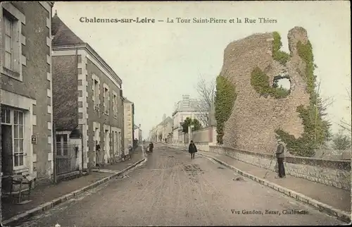 Ak Chalonnes sur Loire Maine et Loire, La Tour Saint Pierre, Rue Thiers