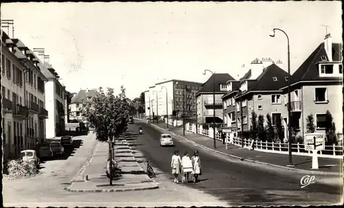 Ak Condé sur Noireau Calvados, Avenue de Verdun