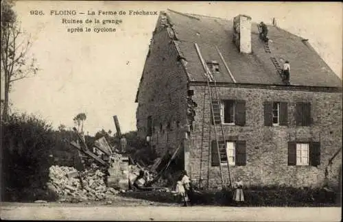 Ak Floing Sedan Ardennes, La Ferme de Frechaux, Ruines de la grange apres le cyclone