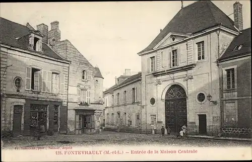 Ak Fontevrault Maine-et-Loire, Entrée de la Maison Centrale