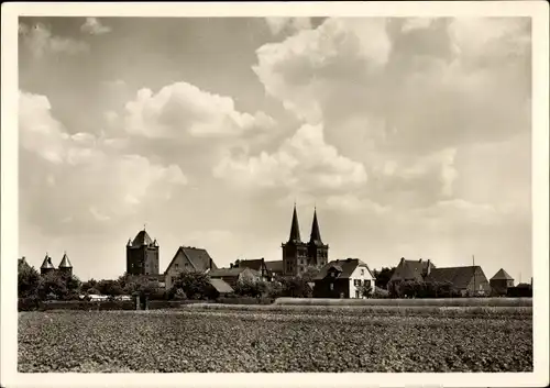 Ak Xanten am Niederrhein, Panorama, Kirche