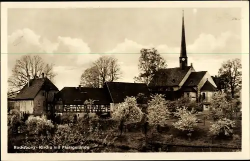 Ak Rochsburg Lunzenau in Sachsen, Kirche mit Pfarrgelände