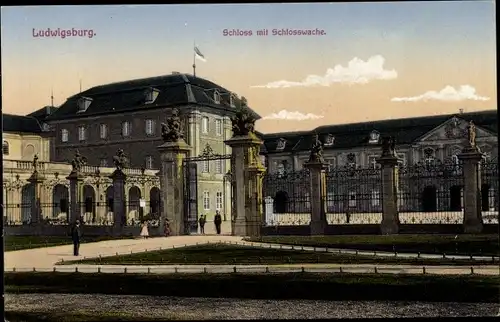 Ak Ludwigsburg in Baden Württemberg, Schloss mit Schlosswache