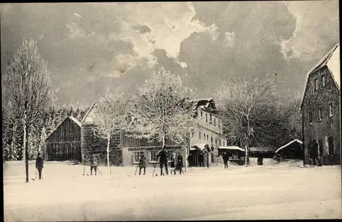 Ak Ober Holzhau Rechenberg Bienenmühle Erzgebirge, Fischers Gasthof, Winter, Skifahrer