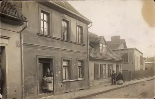 Foto Ak Frohburg in Sachsen, Straßenpartie