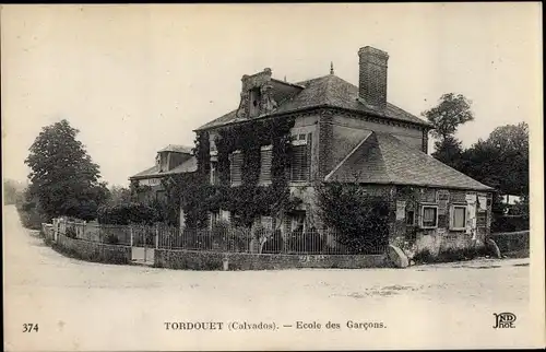 Ak Tordouet Calvados, Ecole des Garcons