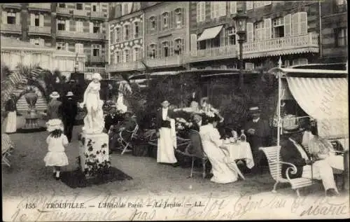 Ak Trouville Calvados, L'Hotel de Paris, le Jardin, Kellner