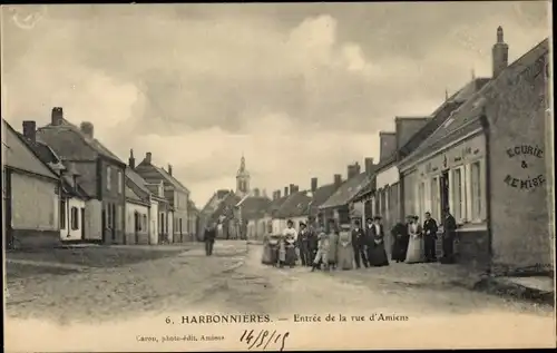 Ak Harbonnières Somme, Entrée de la rue d'Amiens