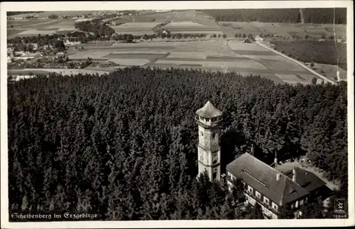 Ak Scheibenberg im Erzgebirge Sachsen, Blick auf den Königin Carolaturm, Fliegeraufnahme