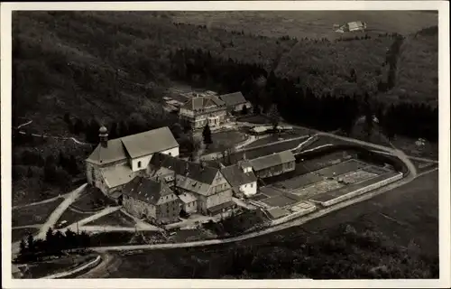 Ak Klosterkreuzberg Bischofsheim an der Rhön, Kloster Kreuzberg, Fliegeraufnahme