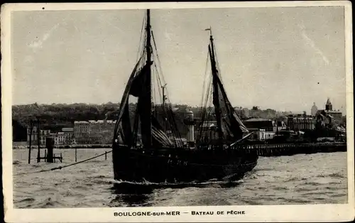 Ak Boulogne sur Mer Pas de Calais, Bateau de Pêche, Fischerboot