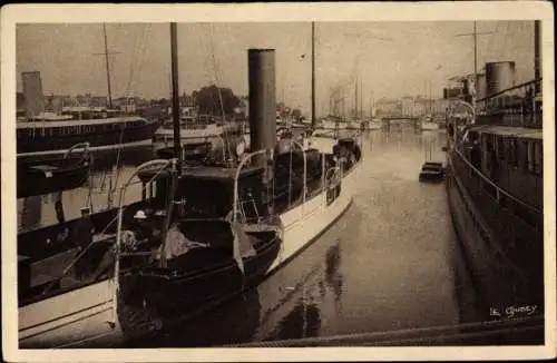 Ak Deauville Calvados, La Plage fleurie, Hafenpartie