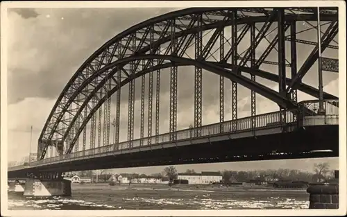 Foto Ak Schönebeck an der Elbe, Brücke
