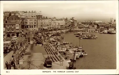 Ak Ramsgate Kent England, The Harbour looking East