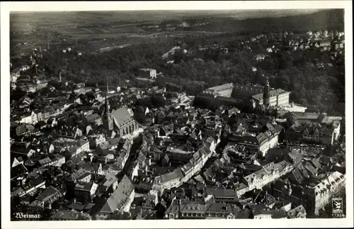 Ak Weimar in Thüringen, Fliegeraufnahme vom Ort