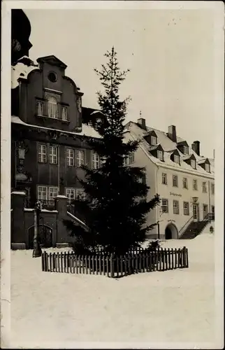 Foto Ak Waldenburg in Sachsen, Rathaus und Polizei im Winter