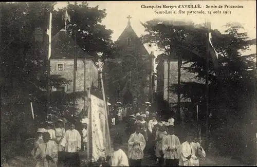 Ak Avrille Maine-et-Loire, Sortie de Procession, Champ des Martyrs