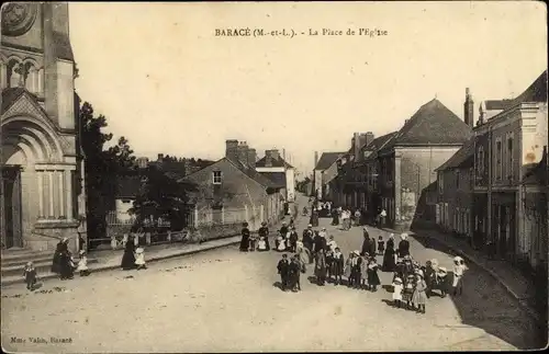 Ak Barace Maine et Loire, La Place de l'Eglise