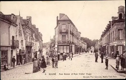Ak Baugé Maine et Loire, Rue Basse et Rue Victor Hugo