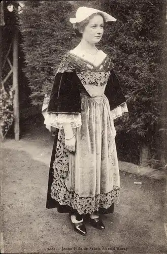 Ak Sainte Anne d'Auray Morbihan, Jeune Fille, Frau in bretonischer Tracht