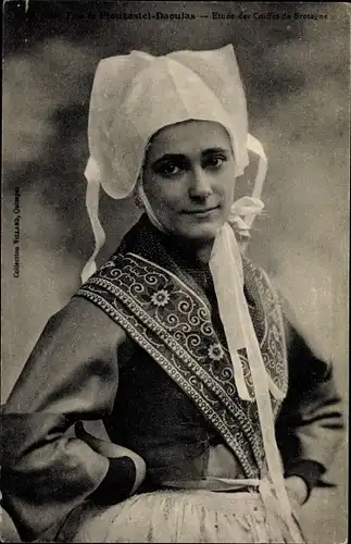 Ak Plougastel Daoulas Finistère, Frau in bretonischer Tracht
