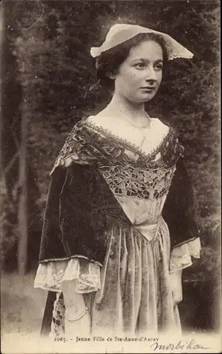 Ak Sainte Anne d'Auray Morbihan, Jeune Fille, Costume