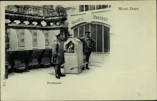 Ak Le Mont Dore Puy de Dôme, Porteurs, Galerie Pasteur, Sänfte