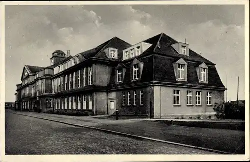 Ak Radeberg im Kreis Bautzen Sachsen, Kaserne von der Straßenseite