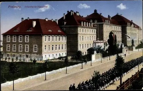 Ak Freiberg im Kreis Mittelsachsen, Blick auf die Infanterie Kaserne, Armee