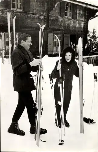 Ak Prinzessin Beatrix der Niederlande, Claus von Amsberg, Skiausflug