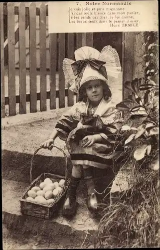 Ak Notre Normandie, Mädchen in normannischer Tracht