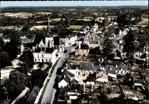 Ak Cuillé Mayenne, Vue aerienne, Le Chateau et l'Eglise