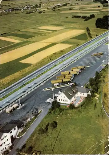 Ak Heiligenroth, Bundesautobahn Raststätte Heiligenroth, Fliegeraufnahme