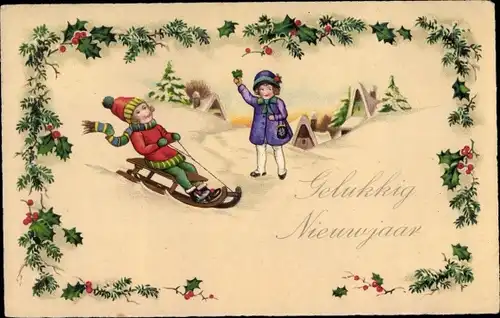 Ak Glückwunsch Neujahr, Kinder mit Schlitten, Winterlandschaft, Stechpalmenzweige
