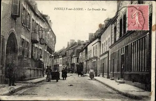 Ak Pouilly sur Loire Nievre, La Grande Rue