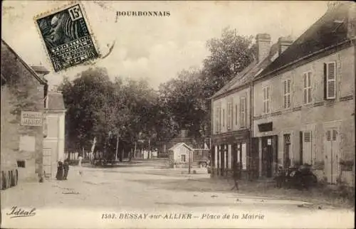 Ak Bessay sur Allier, Place de la Mairie