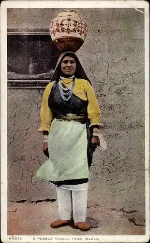 Ak Pueblo New Mexico USA, Indianerin in Tracht