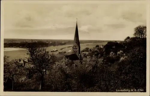 Ak Lauenburg an der Elbe, Blick auf den Ort, Kirchturm