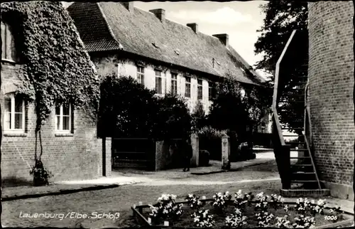 Ak Lauenburg in Schleswig Holstein, Teilansicht vom Schloss