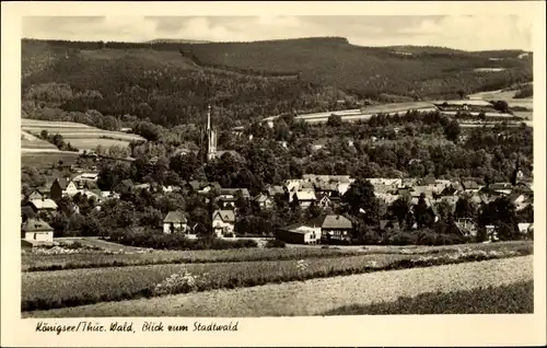 Ak Königsee in Thüringen, Ortspanorama mit Blick zum Stadtwald, Kirche
