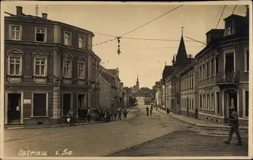 Foto Ak Ostrau in Sachsen, Straßenpartie