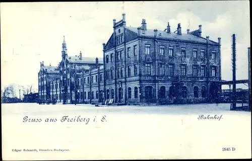 Ak Freiberg in Sachsen, Bahnhof, Straßenseite