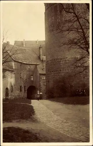 Foto Ak Colditz in Sachsen, Wegepartie zum Tor, Turm