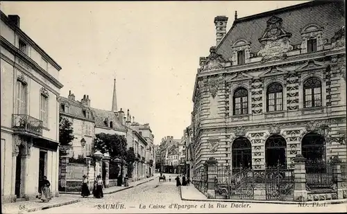 Ak Saumur Maine et Loire, La Caisse d'Epargne et la Rue Dacier