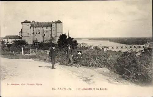 Ak Saumur Maine et Loire, Le Chateau et la Loire