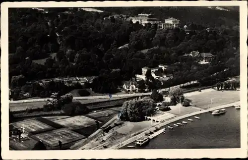 Ak Essen im Ruhrgebiet Nordrhein Westfalen, Blick auf die Villa Hügel mit Bootshaus, Baldeneysee