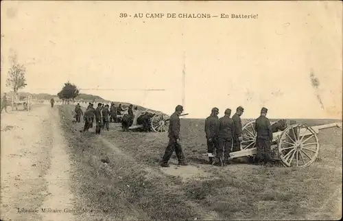 Ak Camp de Chalons Camp de Mourmelon Marne, En Batterie
