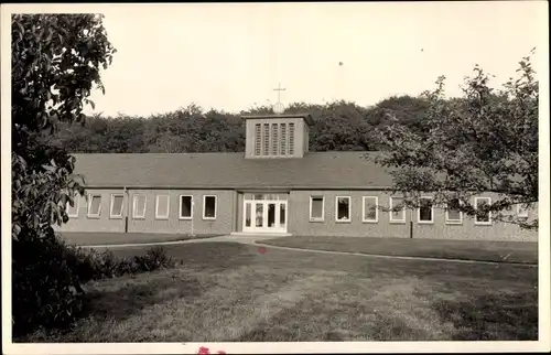 Foto Ak Tremsbüttel ? in Schleswig Holstein, kirchliches Gebäude