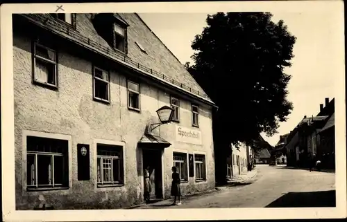 Ak Geising Altenberg im Erzgebirge, Straßenpartie mit Gasthaus